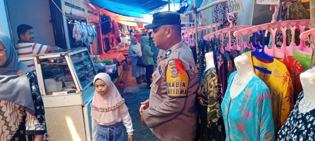 Patroli Rutin, Jalin Keakraban Polisi dengan Warga&nbsp;Palembayan