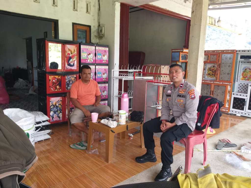 Personel Polsek Talamau Lakukan Pengecekan Ketersediaan Pupuk Subsidi di Sejumlah&nbsp;Kios