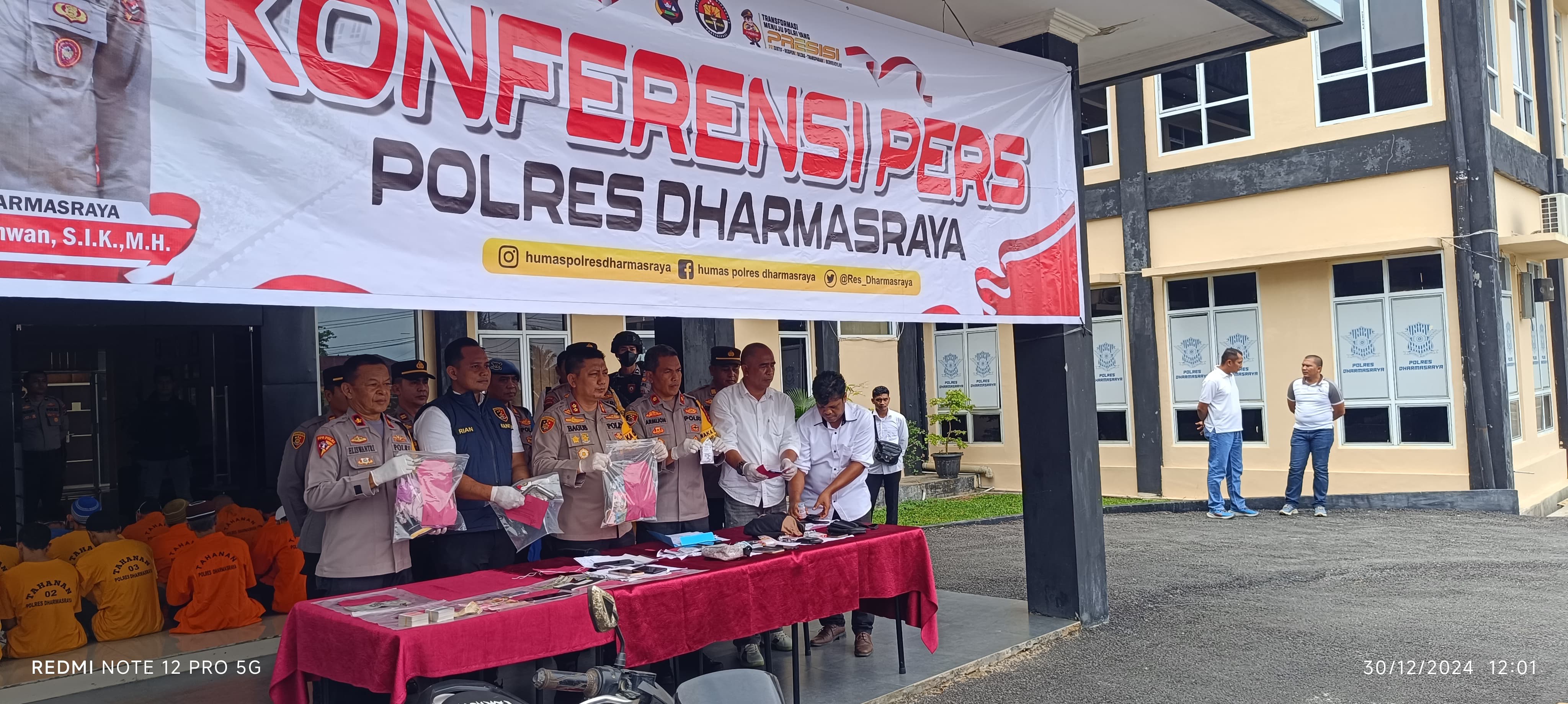 Polres Dharmasraya Gelar Press Conference Pengungkapan Kasus Akhir Tahun 2024