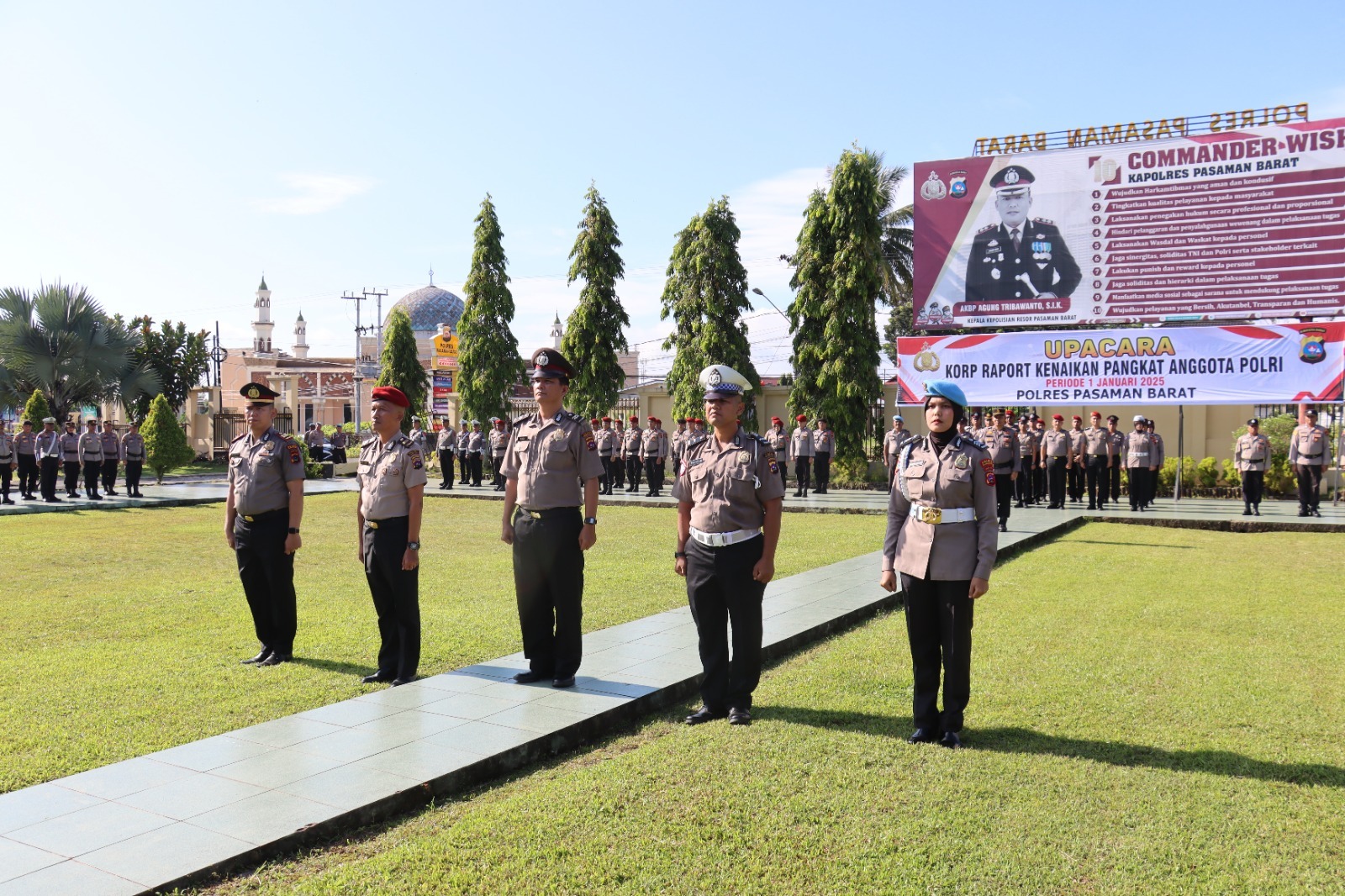 Kapolres Pasaman Barat Pimpin Upacara Korp Raport Kenaikan Pangkat Puluhan Personelnya