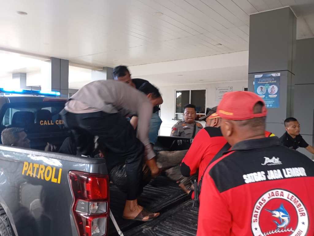 Anggota Polsek Pagerageung Rela Berkorban Selamatkan Wisatawan di Pantai&nbsp;Pangandaran