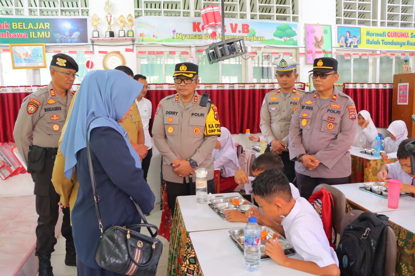 Kapolres Pessel AKBP Derry Indra, S.I.K Hadiri Peluncuran Program Makan Bergizi Gratis pertama di Kab. Pesisir Selatan