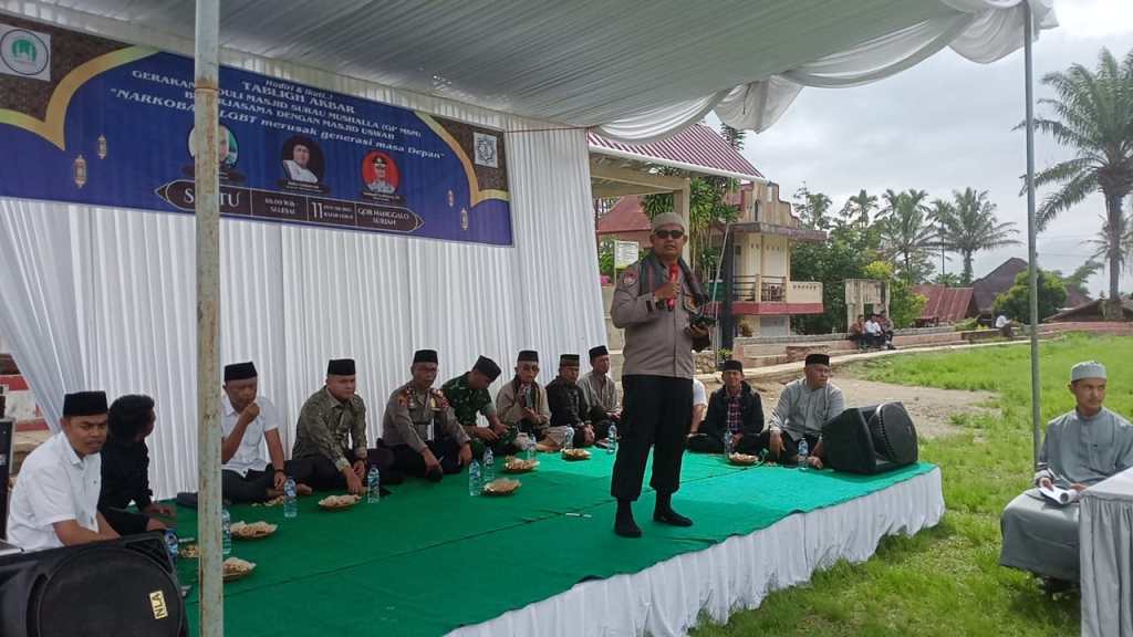 Kompol Syafrizen Sampaikan Materi Bahaya Narkoba dan LGBT dalam Tabliq&nbsp;Akbar