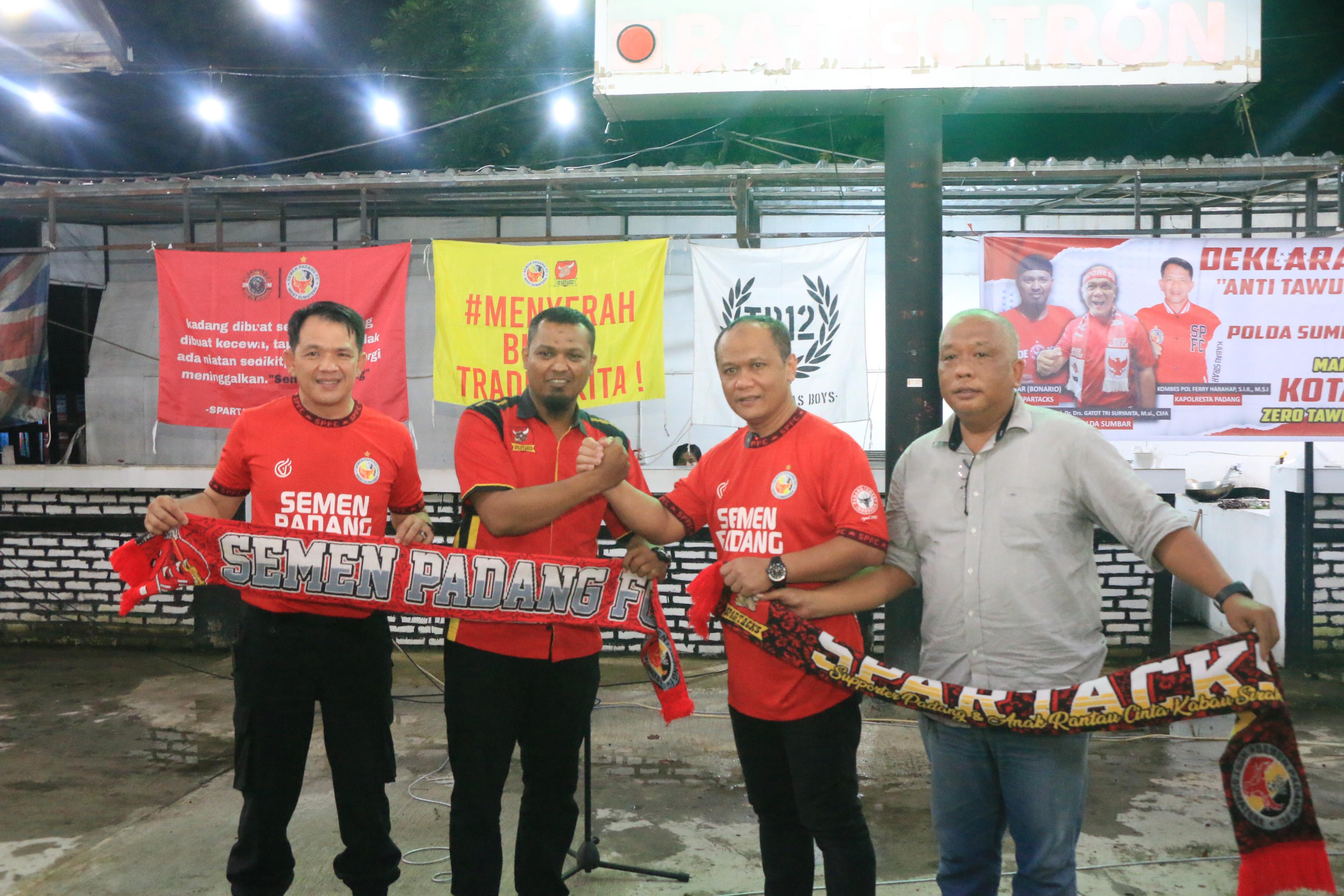 Kapolda Sumbar Pimpin Deklarasi Damai Anti Tawuran dan Balap Liar bersama Sporter Spartack