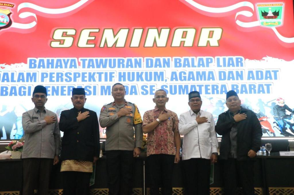 Wakapolda Sumbar Buka Seminar Bahaya Tawuran Dan Balap Liar Dalam Prespektif Hukum Agama dan Adat Bagi Generasi Muda Se-&nbsp;Sumbar