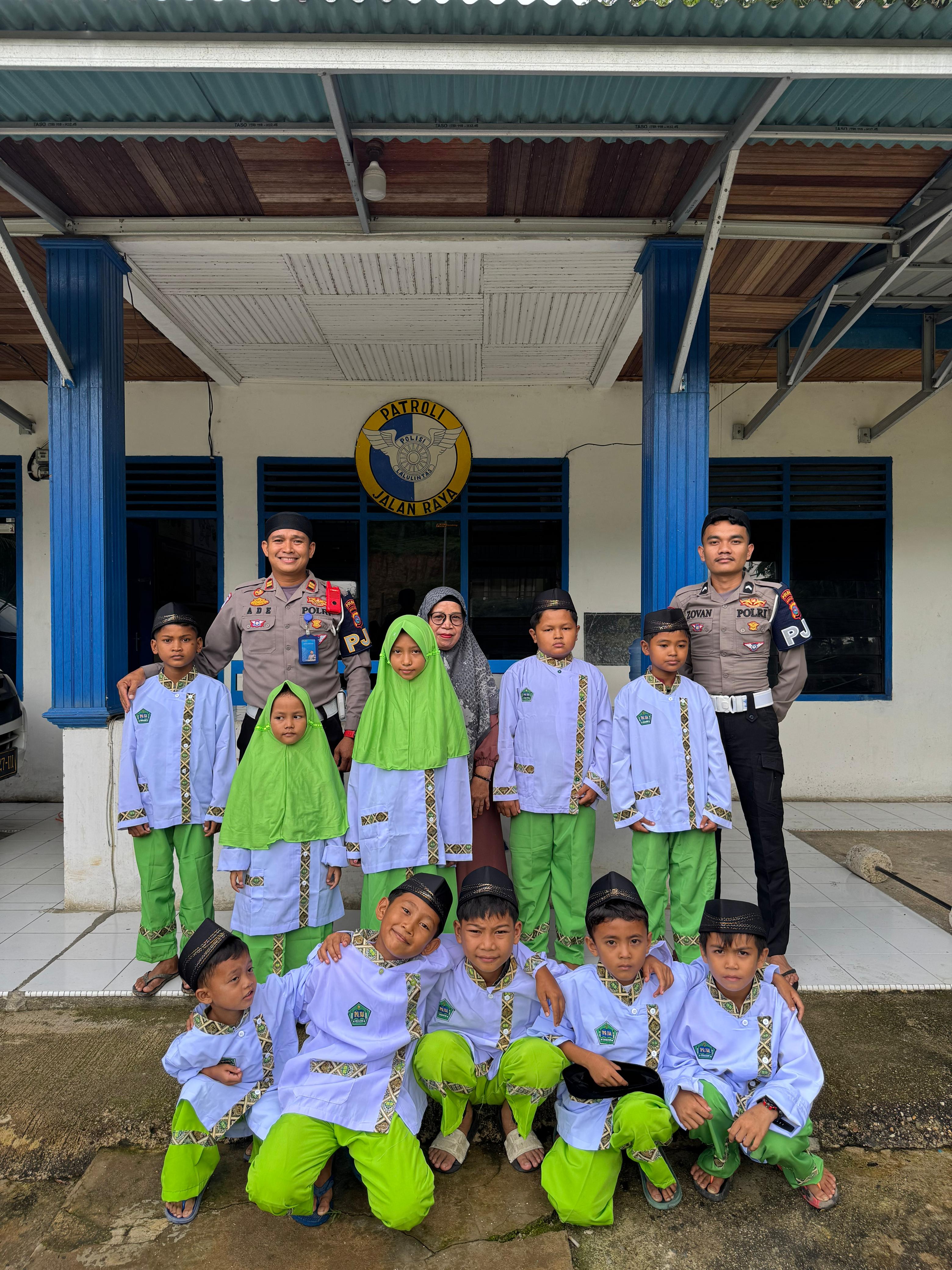 INOVASI SAT PJR 3 DITLNTAS POLDA SUMBAR  UBAH SEBAGIAN RUANGAN KANTOR UNTUK DIJADIKAN TEMPAT PENDIDIKAN