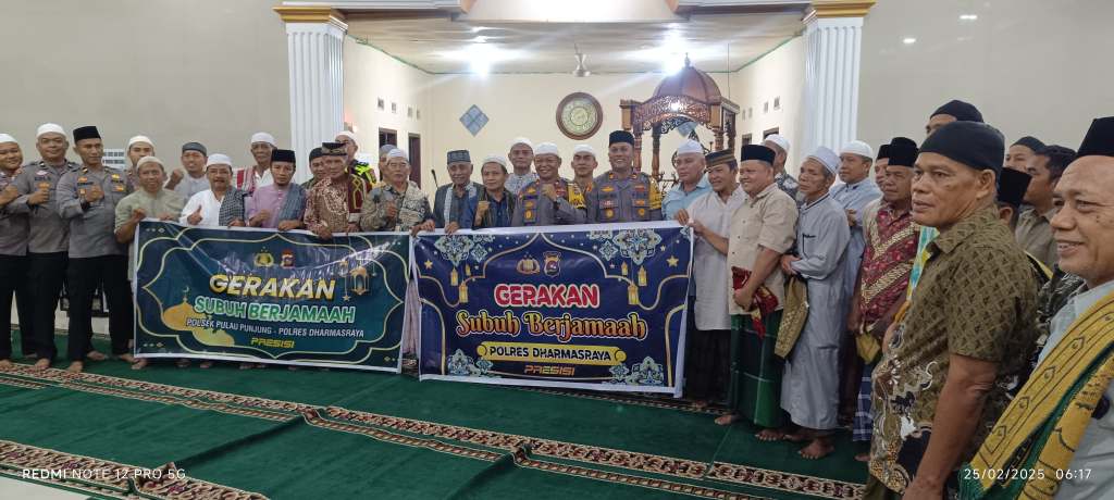Pererat Silaturahmi dengan Warga Polres Dharmasraya, kembali Gelar Sholat Subuh Berjamaah di Masjid Al-Wasilah&nbsp;Sikabau