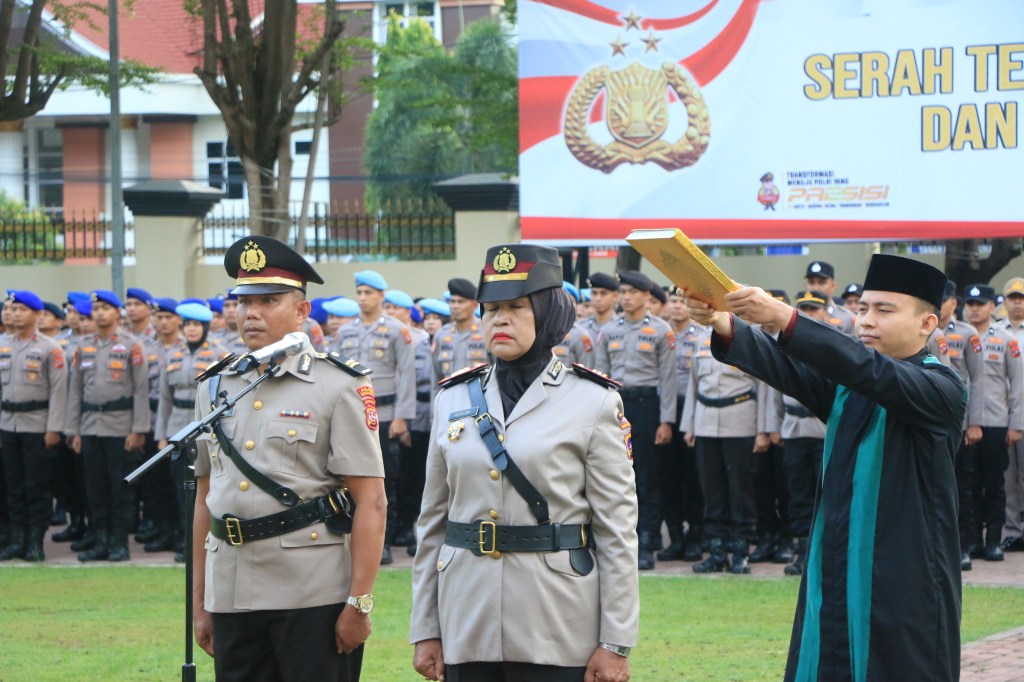 Kapolda Sumbar Pimpin Sertijab Kapolsek Sipora, Polres Kep.&nbsp;Mentawai
