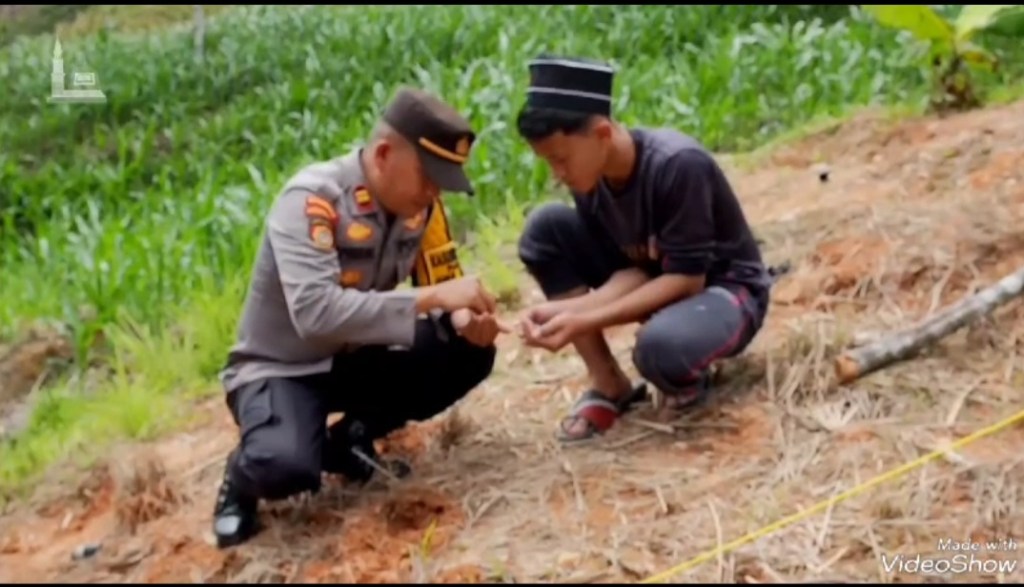 Polsek Palupuh Gandeng Ponpes Darul Ulum Alfalah Tanam Jagung dalam Program Swasembada Pangan&nbsp;Nasional