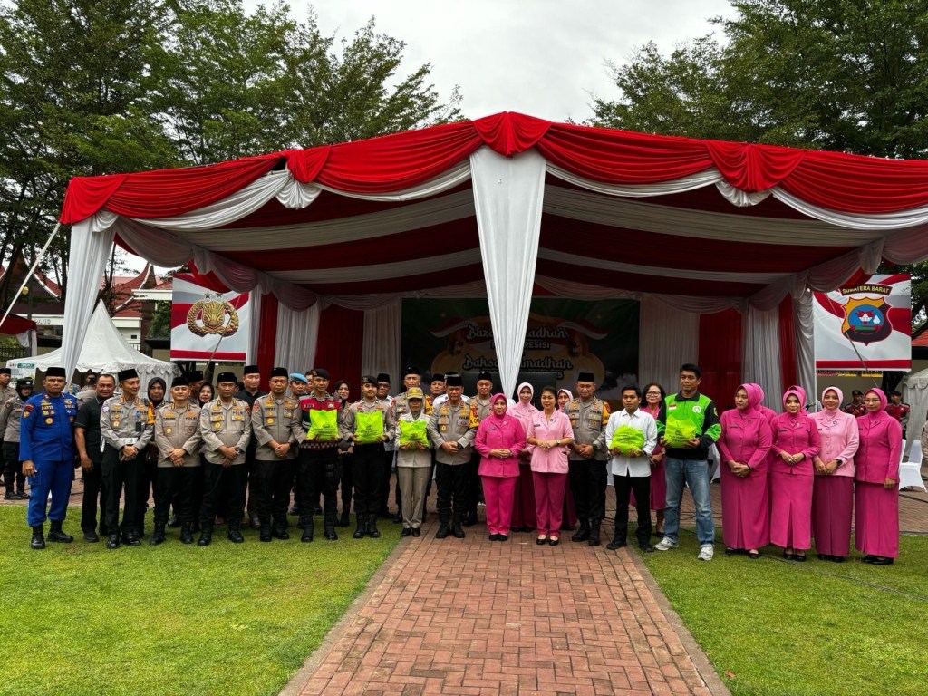 Kapolda Sumbar Hadiri Bazar Ramadhan Presisi Singgalang 2025 dan Baksos Ramadhan Bhayangkari&nbsp;2025