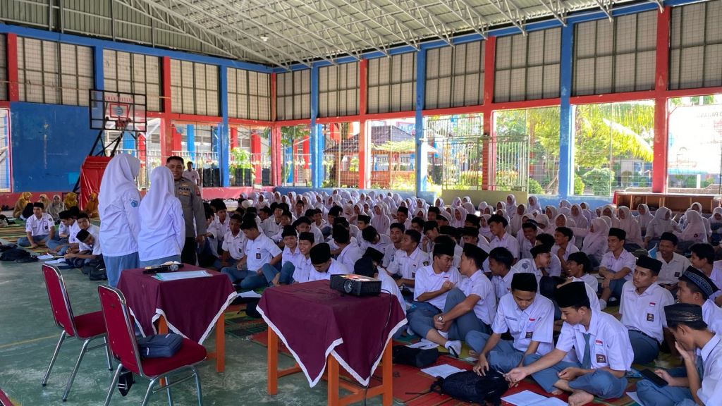 Bidhumas Polda Sumbar Gelar Sosialisasi Perilaku Menyimpang di SMAN 3&nbsp;Padang