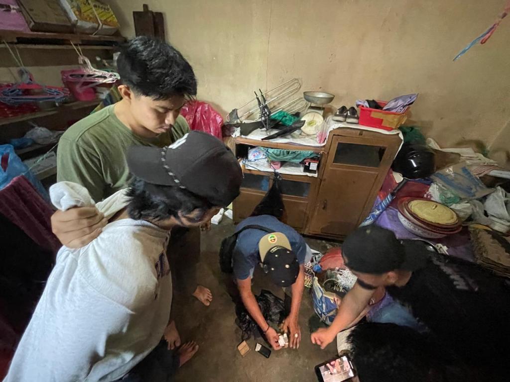 Seorang residivis pengedar Narkotika jenis sabu di tangkap satres narkoba polres padang panjang sembilan paket narkotika jenis sabu siap edar di&nbsp;amankan