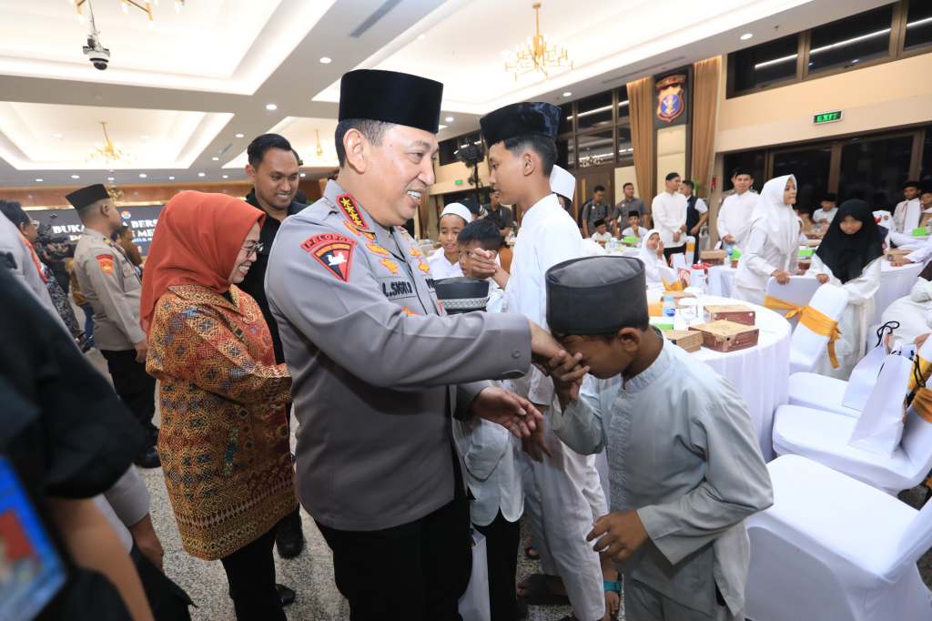 Berbagi Takjil dan Buka Puasa Bersama, Kapolri Perkuat Sinergi dengan Media dan&nbsp;Masyarakat