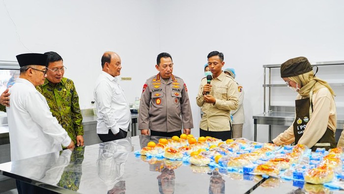 Kapolri: Polri Dukung Program Makan Bergizi Gratis, Rekrut Bakomsus di Bidang Gizi dan&nbsp;Akuntansi