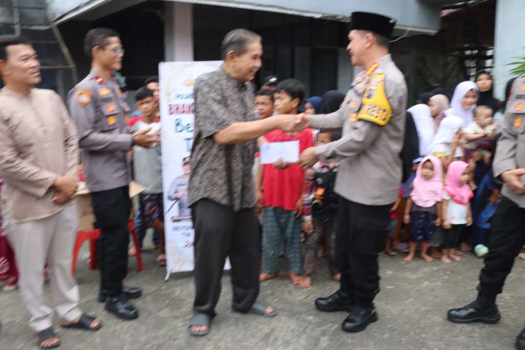 Kapolresta Padang Berbagi Takjil dengan Anak Panti&nbsp;Asuhan