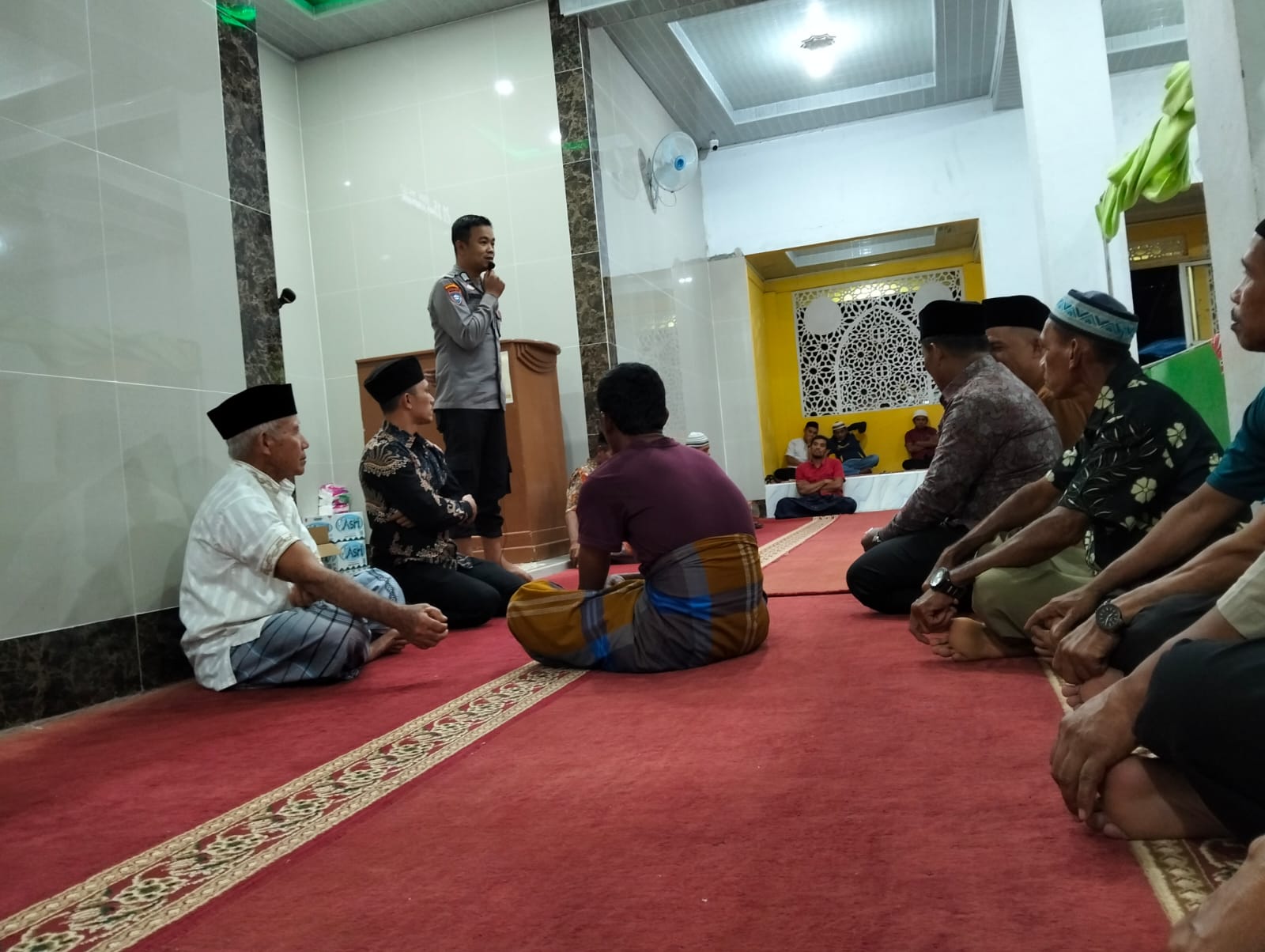 Safari Ramadhan,&nbsp; Bhabinkamtibmas Polsek Guguk dan Pemerintah Nagari Simpang Kapuak Kecamatan Mungka sampaikan Imbauan Kamtibmas