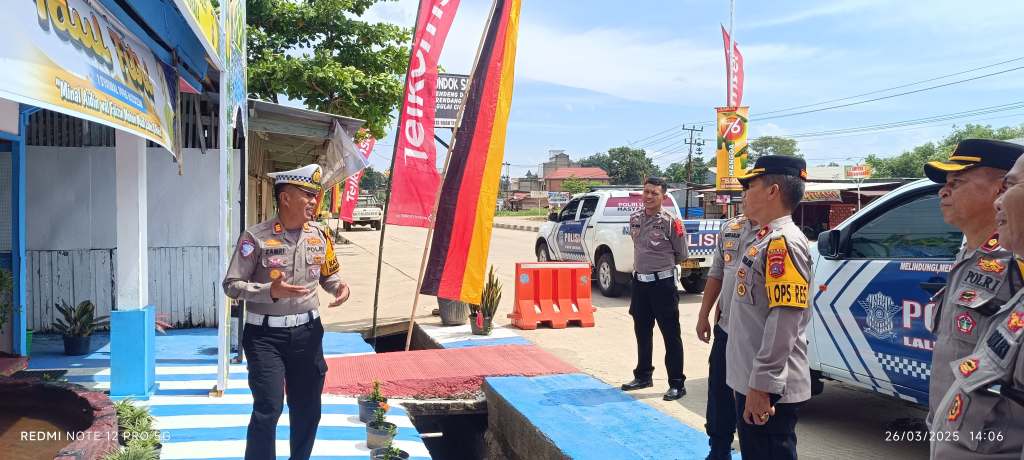 Wakapolres Dharmasraya Cek Pos Pam dan Pos Yan Mudik Operasi Ketupat Singgalang&nbsp;2025