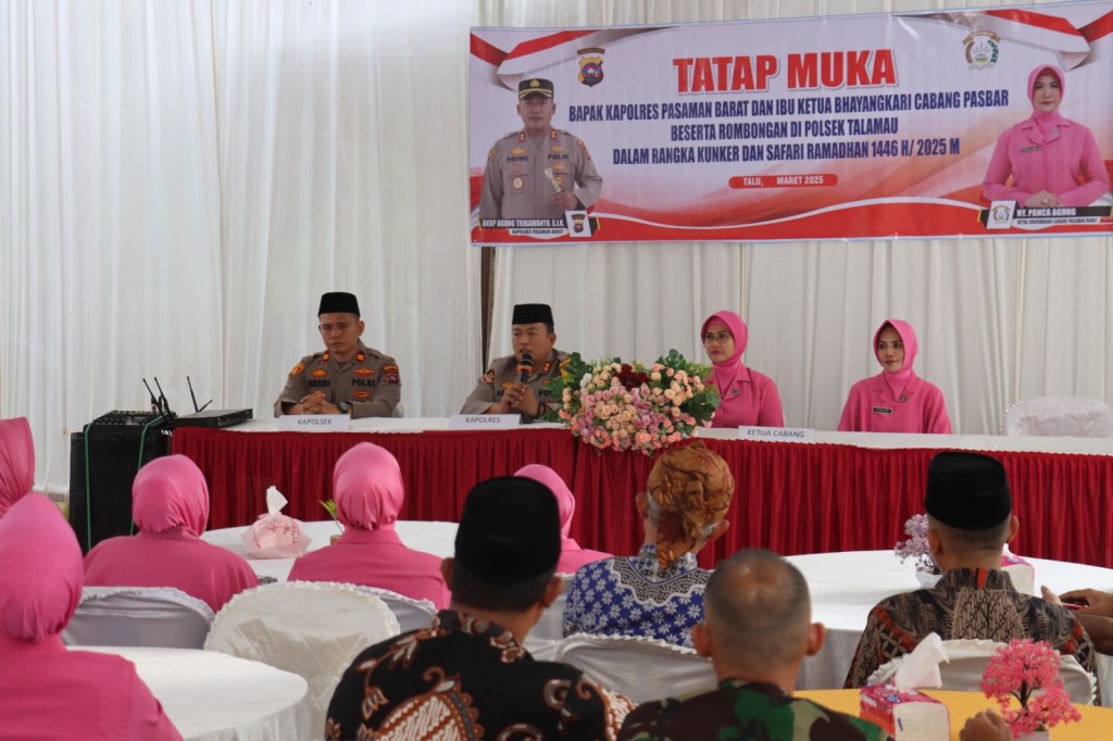 Kapolres Pasbar Tekankan Kepada Seluruh Personel Untuk Beri Pelayanan Terbaik Kepada Masyarakat dan Hindari&nbsp;Pelanggaran