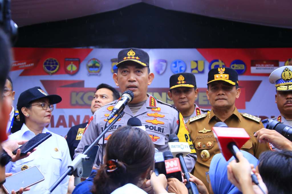 Tinjau Kalikangkung, Kapolri Tegaskan Rekayasa Lalin Efektif Bikin Arus Mudik&nbsp;Lancar