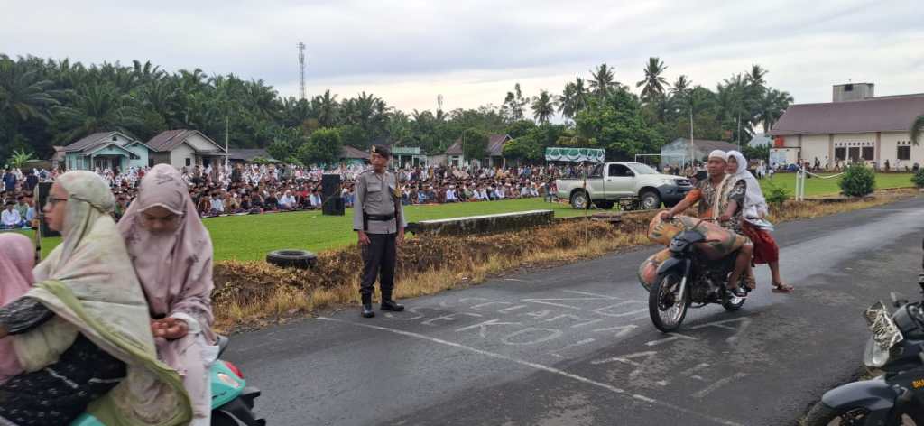 Amankan Ibadah Shalat Idul Fitri 1446 H, Kapolres Pasaman Barat Gelar Personil Untuk Pengamanan Lokasi Shalat&nbsp;Ied