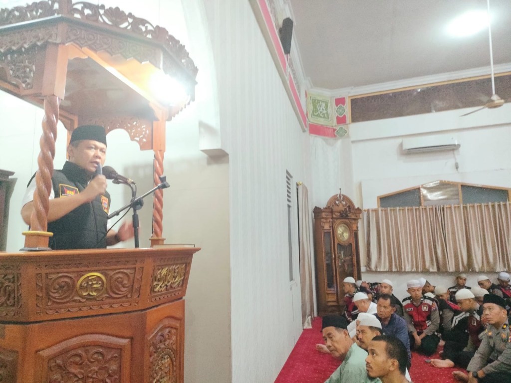 Gerakan Subuh Berjamaah, Kapolda Sumbar : Peran Orang Tua dalam Pembinaan Akhlak dan Karakter Anak Sangat&nbsp;Menentukan