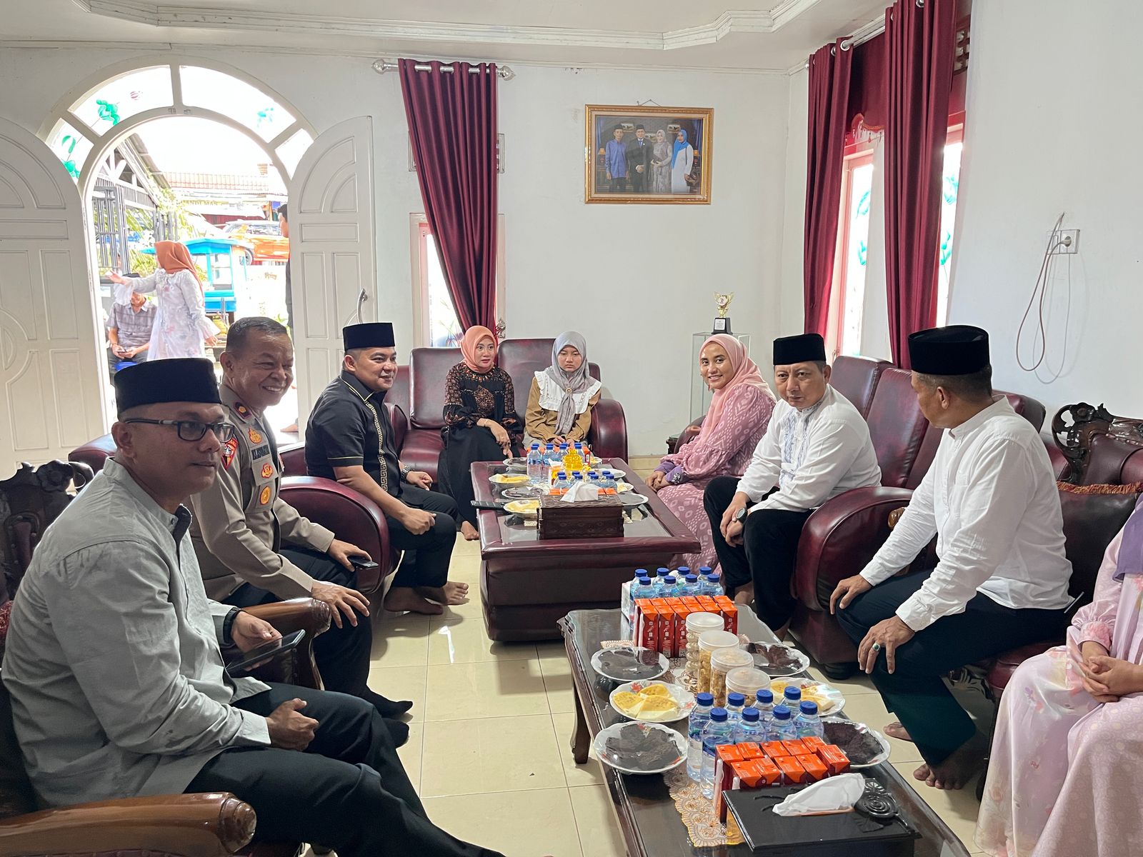 Kapolres Dharmasraya&nbsp; Silaturahmi Lebaran ke Kediaman Pimpinan dan Anggota DPRD