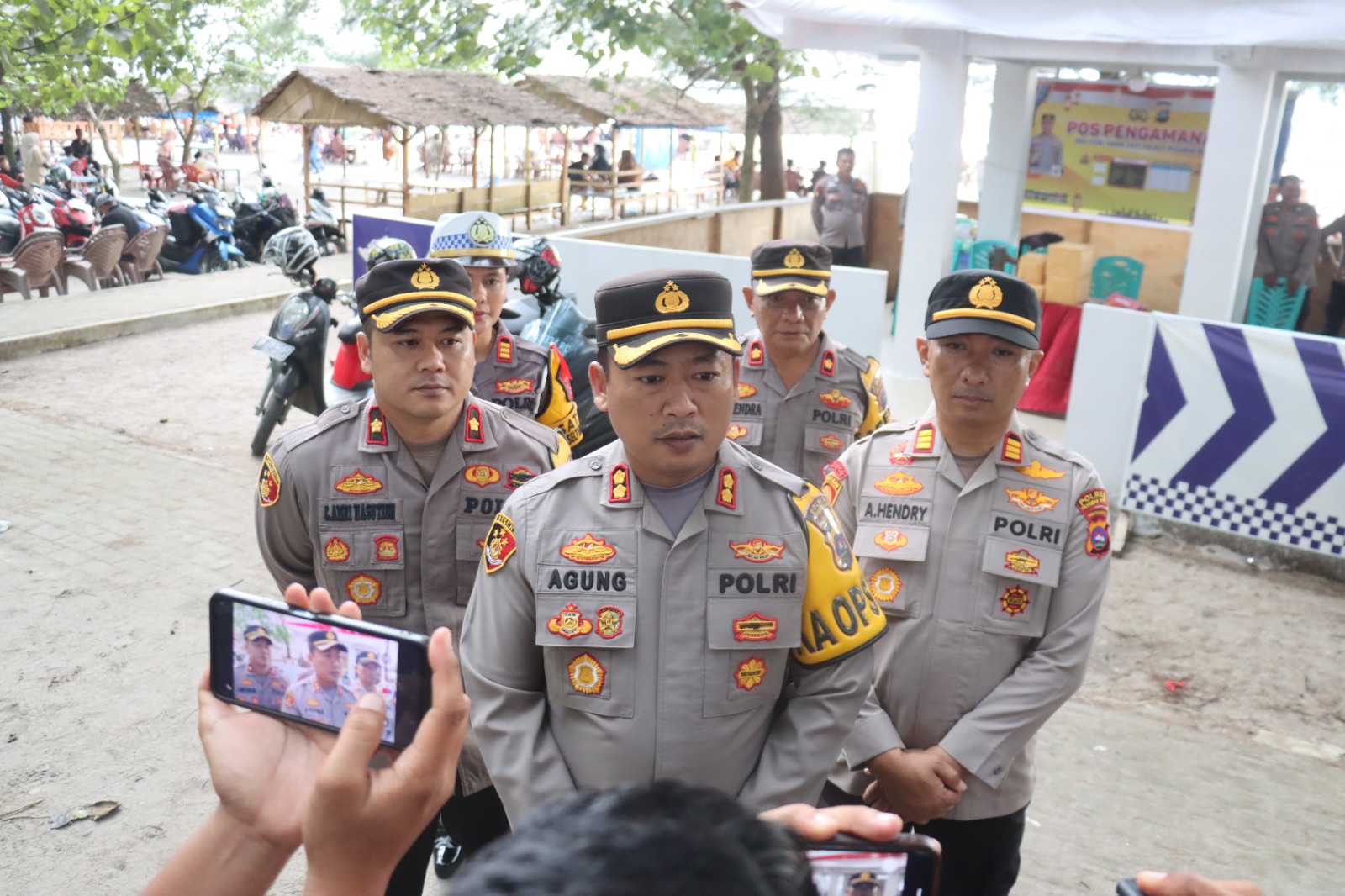 Kapolres Pasaman Barat Melakukan Pengecekan di Pos Pengamanan Objek Wisata Pantai Sasak, Kabupaten Pasaman Barat