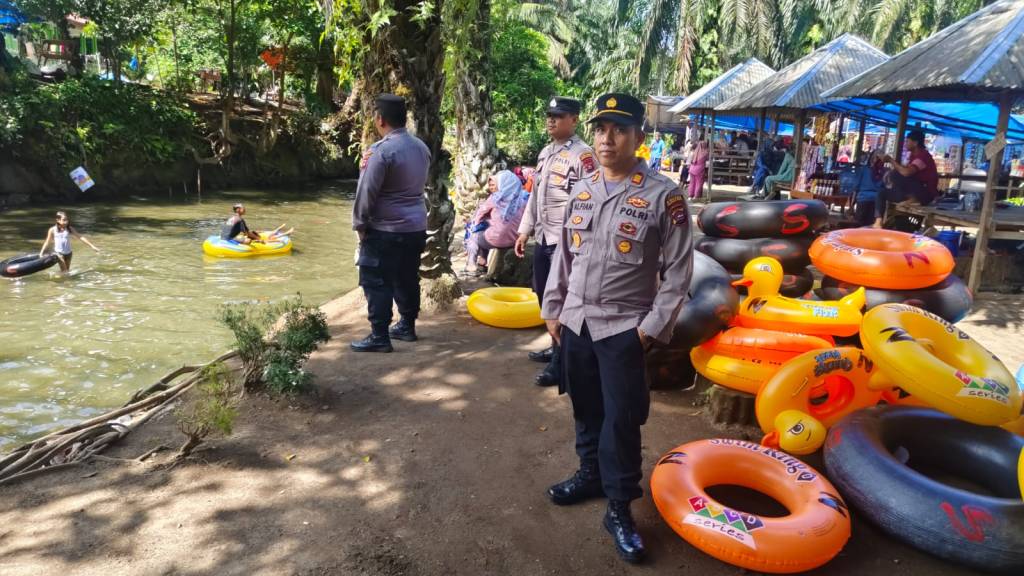 Personel Polsek Kinali Gelar Patroli dan Monitoring di Objek Wisata Ikan Larangan Silambau Pasaman&nbsp;Barat