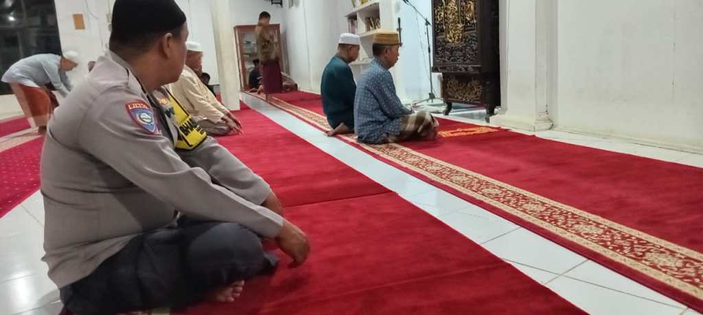 Polres Dharmasraya Ajak Warga Jaga Keamanan Lewat Subuh&nbsp;Berjamaah