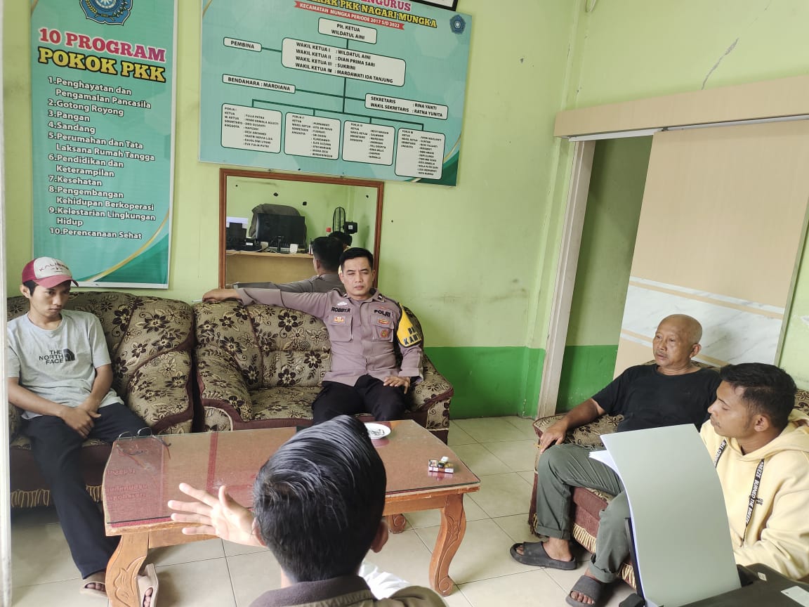 Bhabinkamtibmas Nagari Jopang Manganti dan Nagari Mungka Polsek Guguk Polres 50 Kota melaksanakan kegiatan Problem Solving.