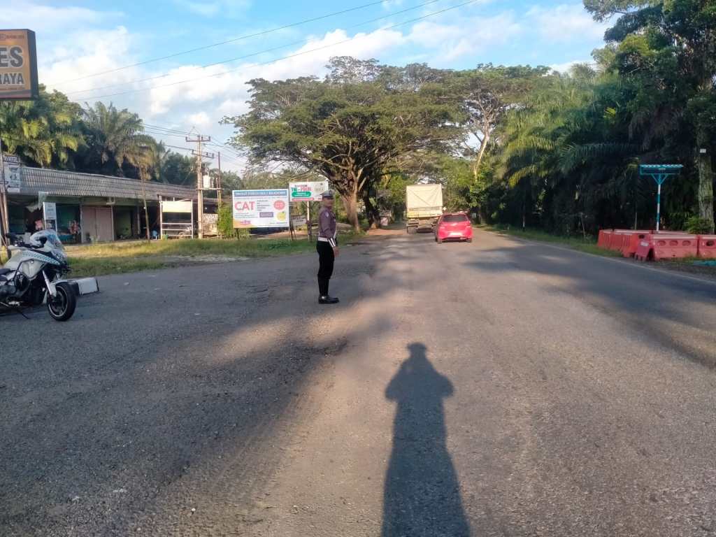 Satlantas Polres Dharmasraya Tetap Laksanakan Tugas Rutin Pagi Usai Pengamanan Lebaran 1446&nbsp;H