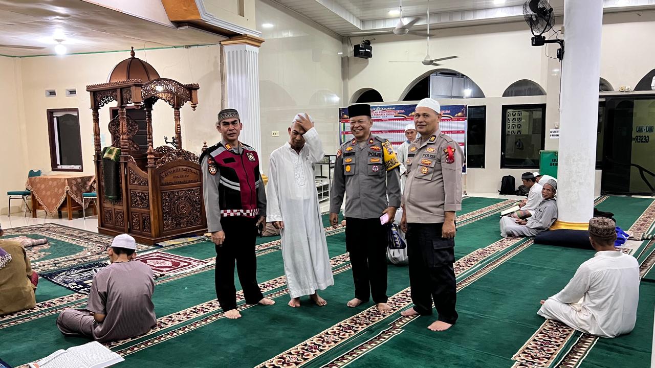 Lewat Subuh Berjamaah, Polres Dharmasraya Ajak Orang Tua Cegah Tawuran dan Balap Liar