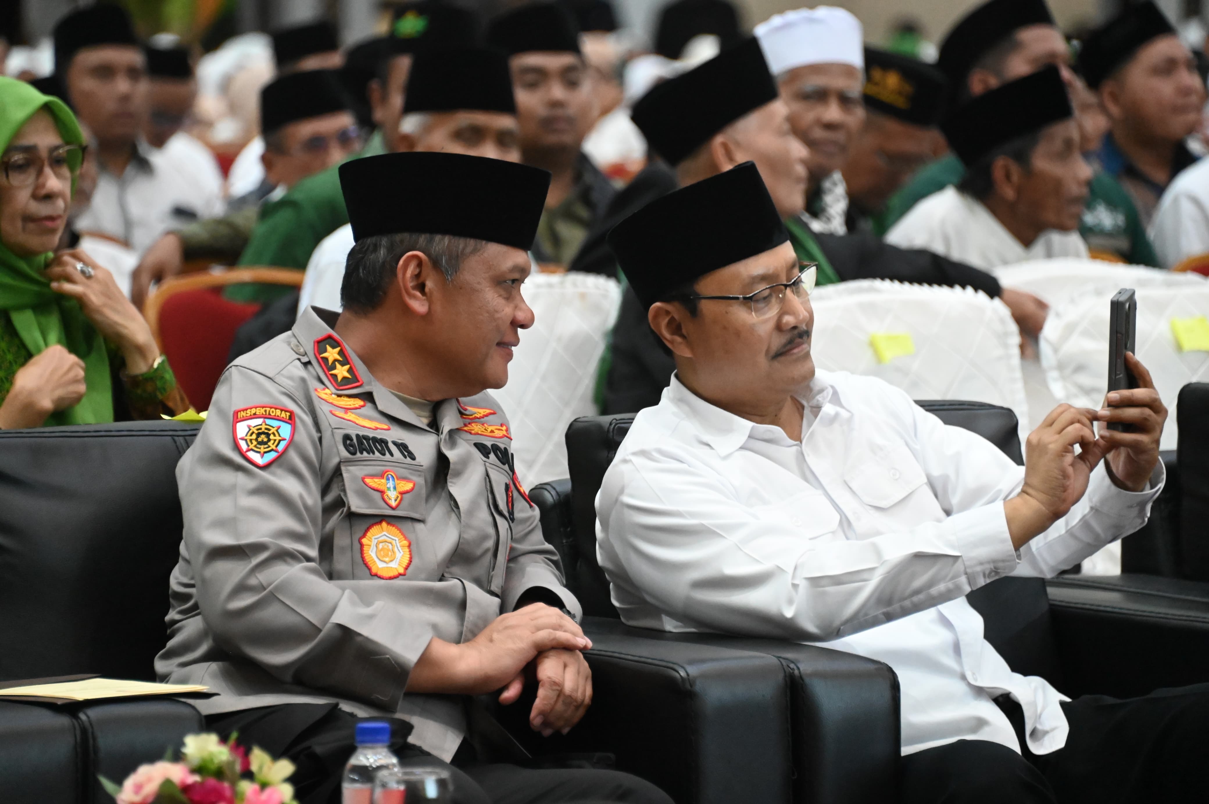 Kapolda Sumbar Hadiri Pelantikan Pengurus Wilayah Nahdlatul Ulama Sumatera Barat di Universitas Negeri Padang
