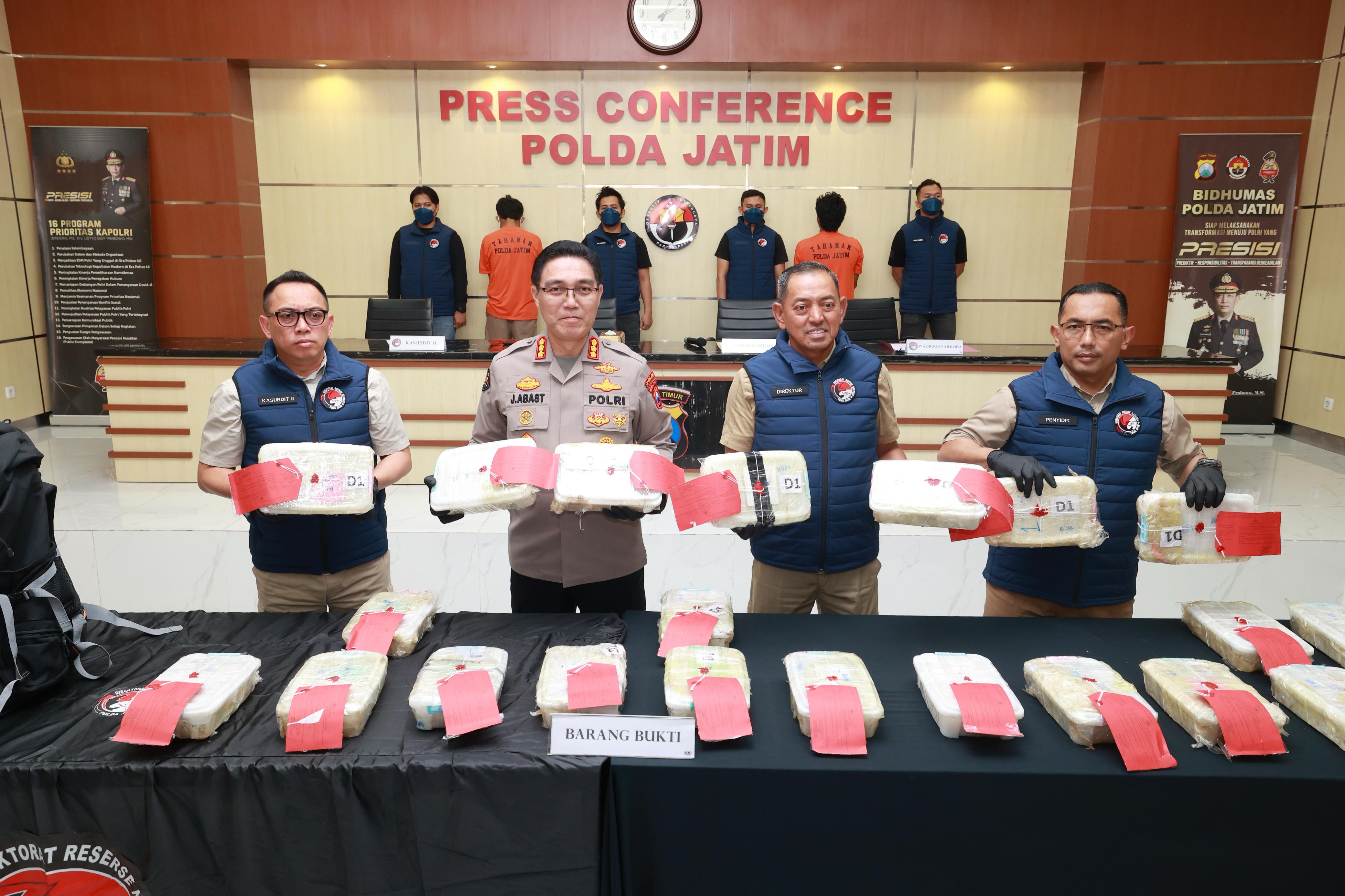 Polda Jatim Berhasil Ungkap Jaringan Narkoba Internasional 21 Kg Sabu Senilai 22 Milyar Disita