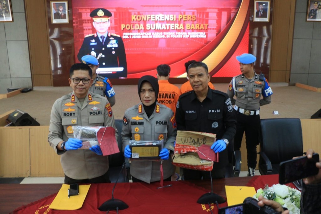 POLDA SUMBAR TANGKAP WNA ASAL BRAZIL TERKAIT PENYALAHGUNAAN&nbsp;NARKOTIKA