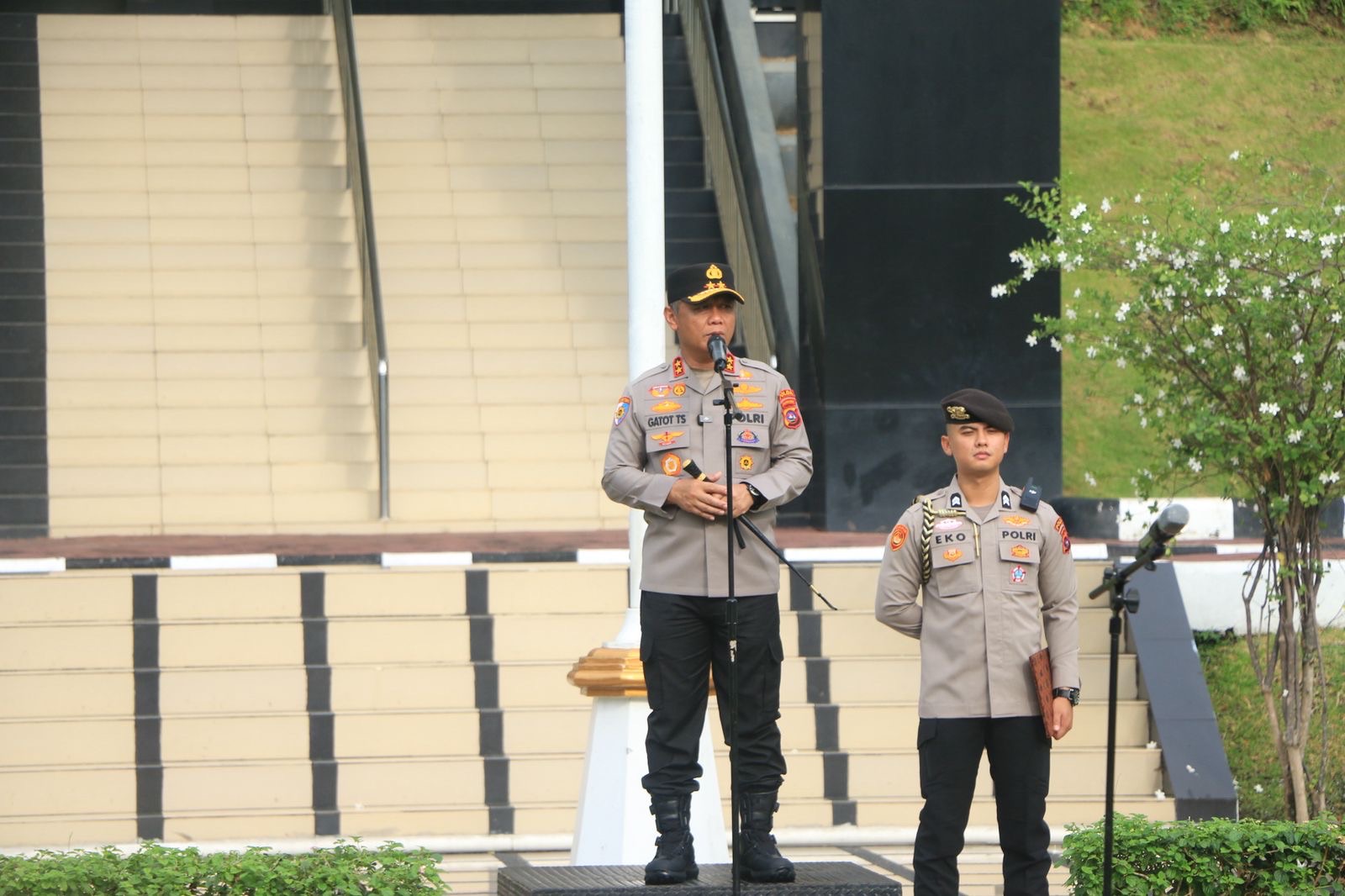 Kapolda Sumbar Pimpin Apel Pengamanan Peringatan May Day 2025