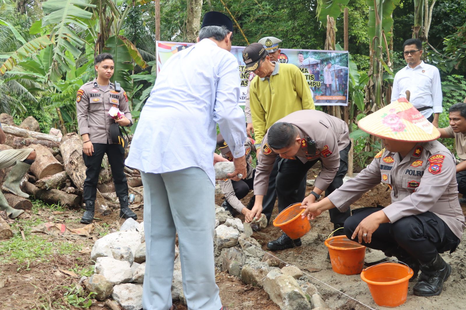 Peletakan Batu Pertama Pembangunan Rumah Gratis, Kapolres Pariaman : Kepedulian kepada Sesama