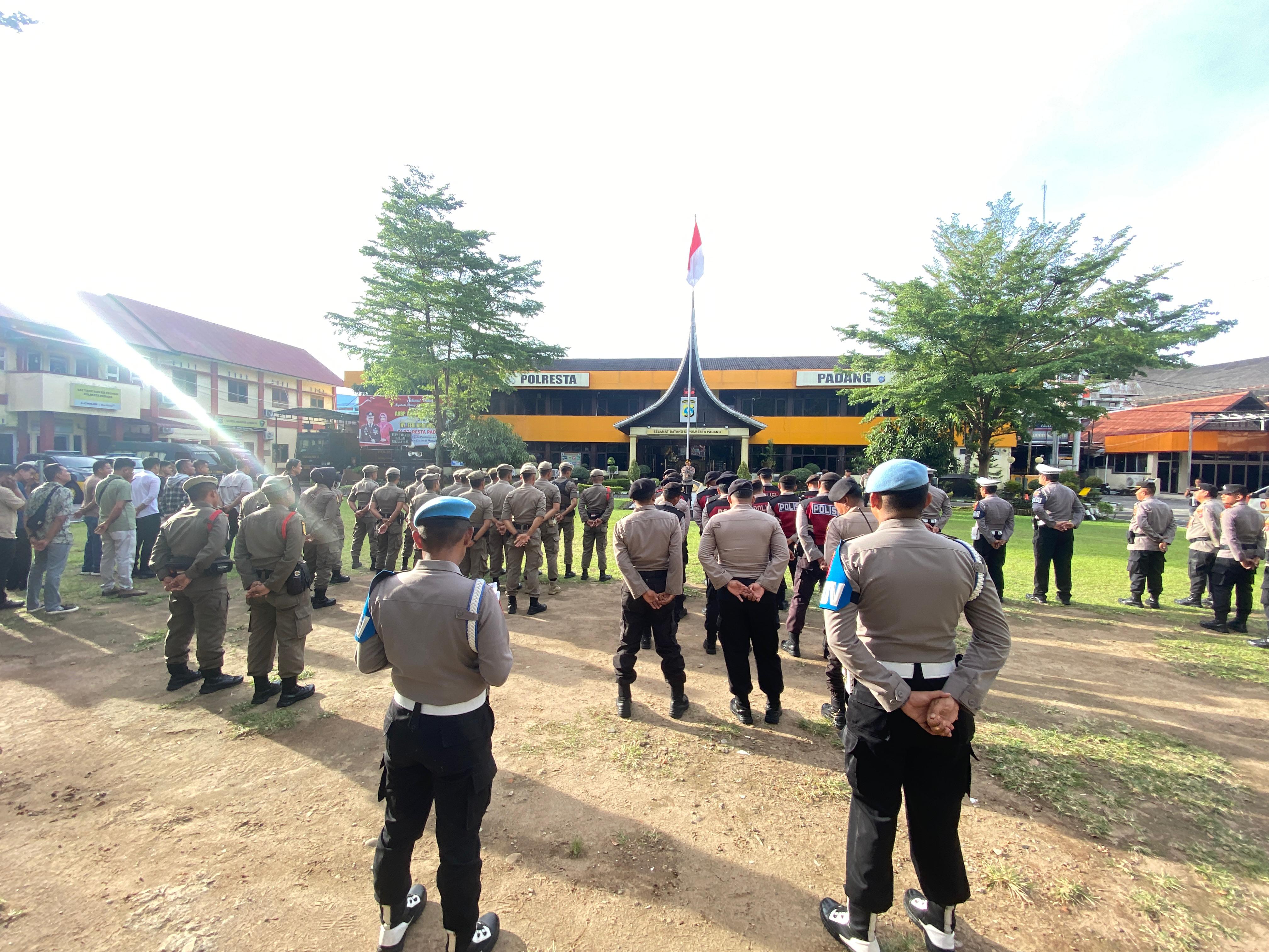 Personel Gabungan Polresta Padang Berantas Premanisme,  Jaring 14 Pelaku Parkir Liar
