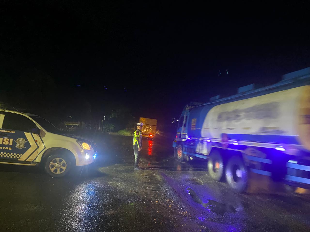 Cegah Tawuran dan Balap Liar, Polres Dharmasraya Gelar Patroli Blue Light dan Patroli Blue Light.