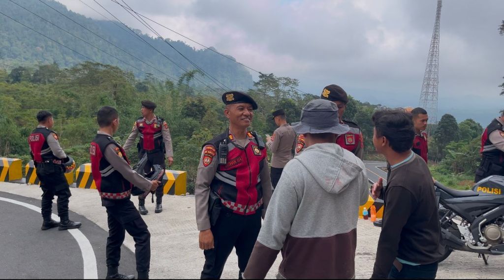 Gas Patroli! Sat Samapta Polres Solok Selatan Gencarkan Patroli Dialogis Cegah Gangguan&nbsp;Kamtibmas