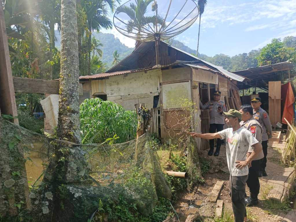 BERSAMA WUJUDKAN SWASEMBADA PANGAN POLSEK DAN BHABINKAMTIBMAS TERUS AJAK MANFAATKAN LAHAN KOSONG MENJADI LAHAN&nbsp;PRODUKTIF