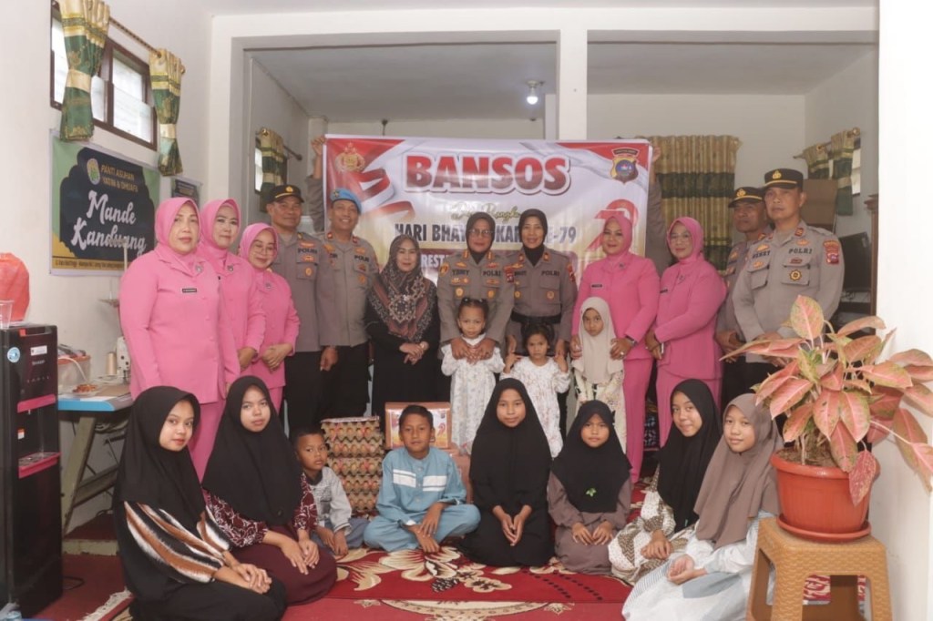 Polresta Bukittinggi Gelar Bakti Sosial Jelang Hari Bhayangkara&nbsp;ke-79