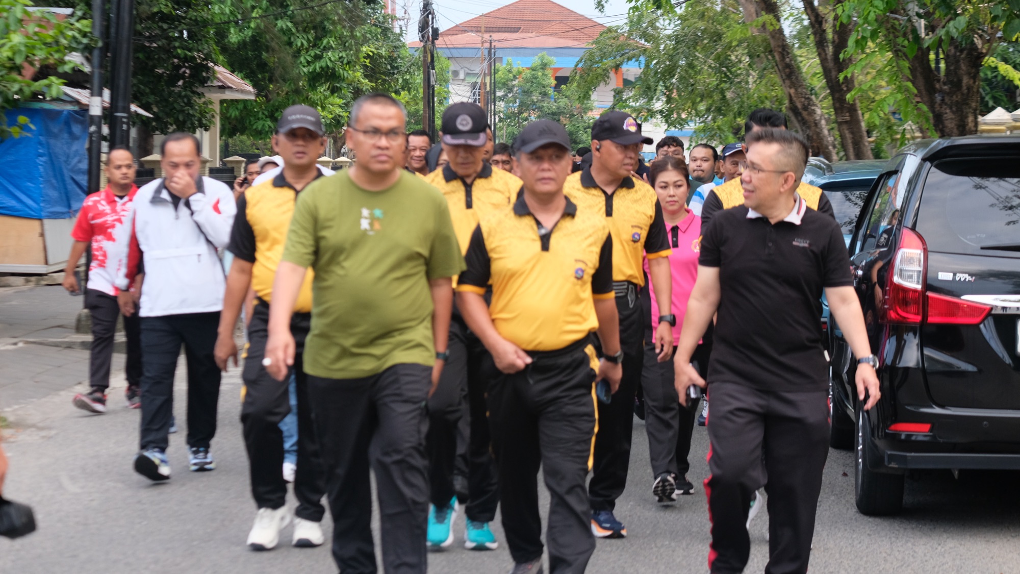 Sambut Hari Bhayangkara ke-79 Kapolda Sumbar Pimpin Olahraga Bersama Forkopimda