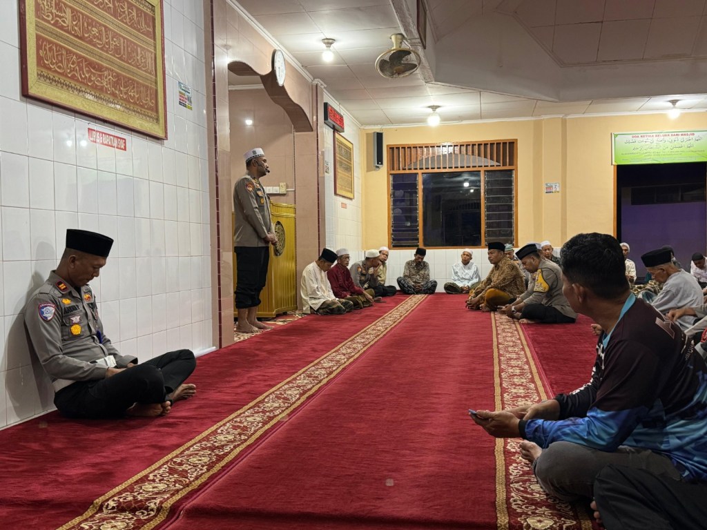 Berikan Ceramah Agama dan Himbauan Kamtibmas, Kabag Ren Polres Tanah Datar Pimpin Giat GSB di Mesjid An-nur&nbsp;Sungayang