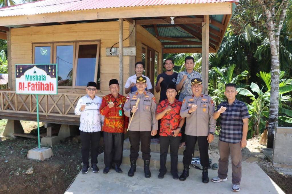 Dalam rangka Hut Bhayangkara ke – 79 Kapolres Kep. Mentawai Resmikan Mushala Al-Fatihah di Dusun&nbsp;Berkat