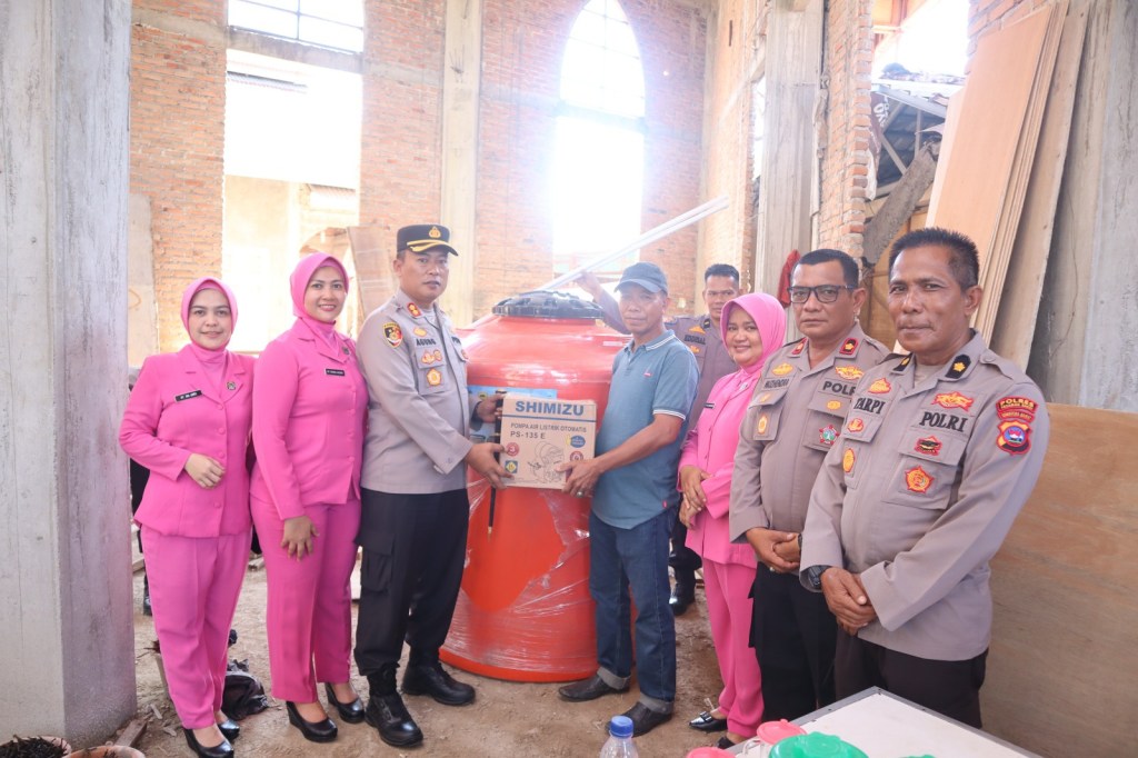 Polres Pasaman Barat Gelar Bakti Religi Dalam Rangka Sambut Hari Bhayangkara Ke-79 Tahun 2025 di Masjid Al&nbsp;Mu’minin