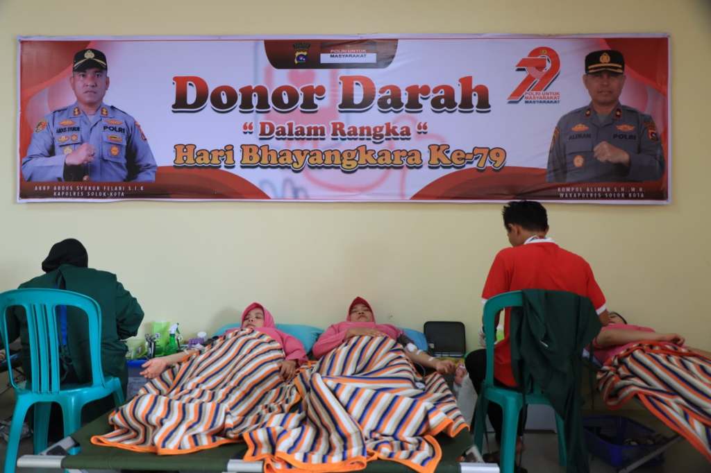 Personel Polres Solok Kota Donorkan Darah Dalam Rangka Hari Bhayangkara&nbsp;ke-79