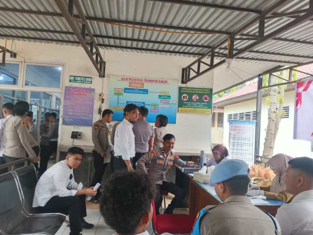 PERSONIL POLRES 50 KOTA DAN BHAYANGKARI CABANG 50 KOTA MELAKSANAKAN BANSOS DAN BAKTI KES SAMBUT HUT BHAYANGKARA KE&nbsp;79