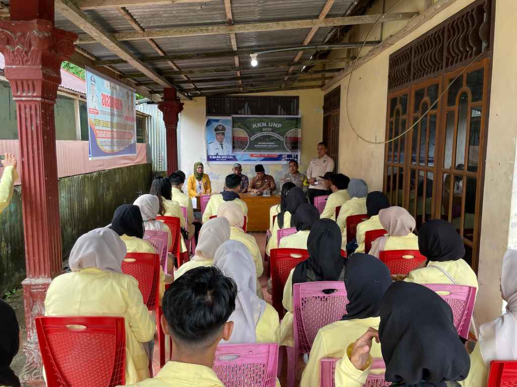 Bhabinkamtibmas Nagari Kudu Ganting Barat Hadiri Penerimaan Mahasiswa KKN UNP, Ajak Dukung Program Ketahanan&nbsp;Pangan