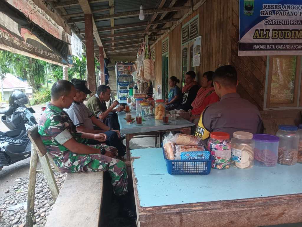 Bhabinkamtibmas Batu Gadang Kuranji Hulu Laksanakan Survey Lokasi Penanaman Jagung Perdana oleh BUMNag Tuga&nbsp;Jaya